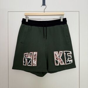 Nike Shorts 4.5'' Mens Sz L Green Fleece Plush Logo Sportswear Activewear Rare!